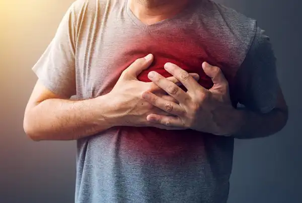 عوارض درد قلب + تشخیص و راههای پیشگیری و درمان آن