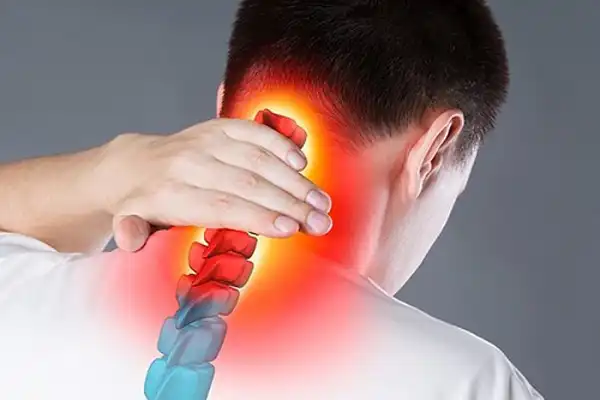 عوارض گردن درد + تشخیص و راههای پیشگیری و درمان آن