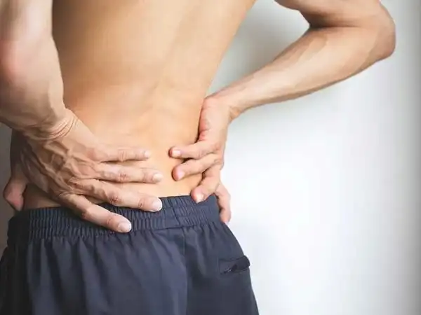 عوارض گرفتگی عضلات کمر + تشخیص و راههای پیشگیری و درمان آن