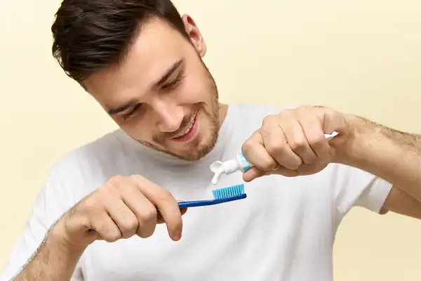 عوارض حساسیت دندان + تشخیص و راههای پیشگیری و درمان آن