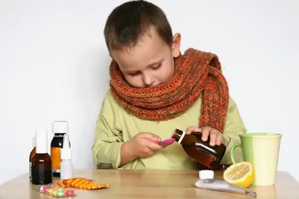 عوارض سرفه کودکان + تشخیص و راههای پیشگیری و درمان آن