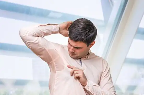 عوارض بوی بد عرق + تشخیص و راههای پیشگیری و درمان آن