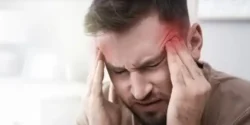 عوارض سردرد میگرنی + تشخیص و راههای پیشگیری و درمان آن
